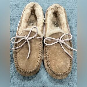 UGG Chestnut Suede Moccasin Slipper with Shearling Trim pink tie